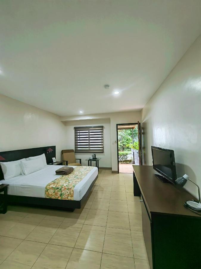 Batangas Country Club Hotel Eksteriør billede
