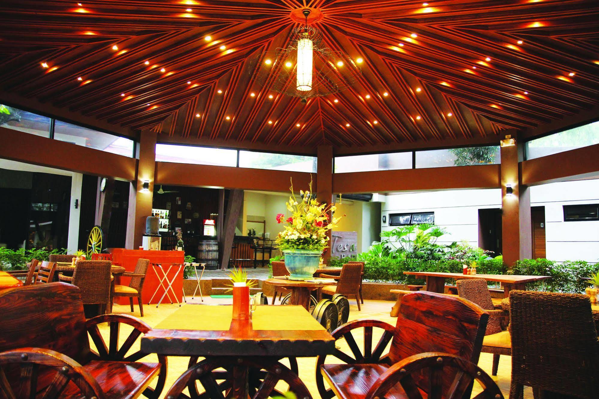 Batangas Country Club Hotel Eksteriør billede