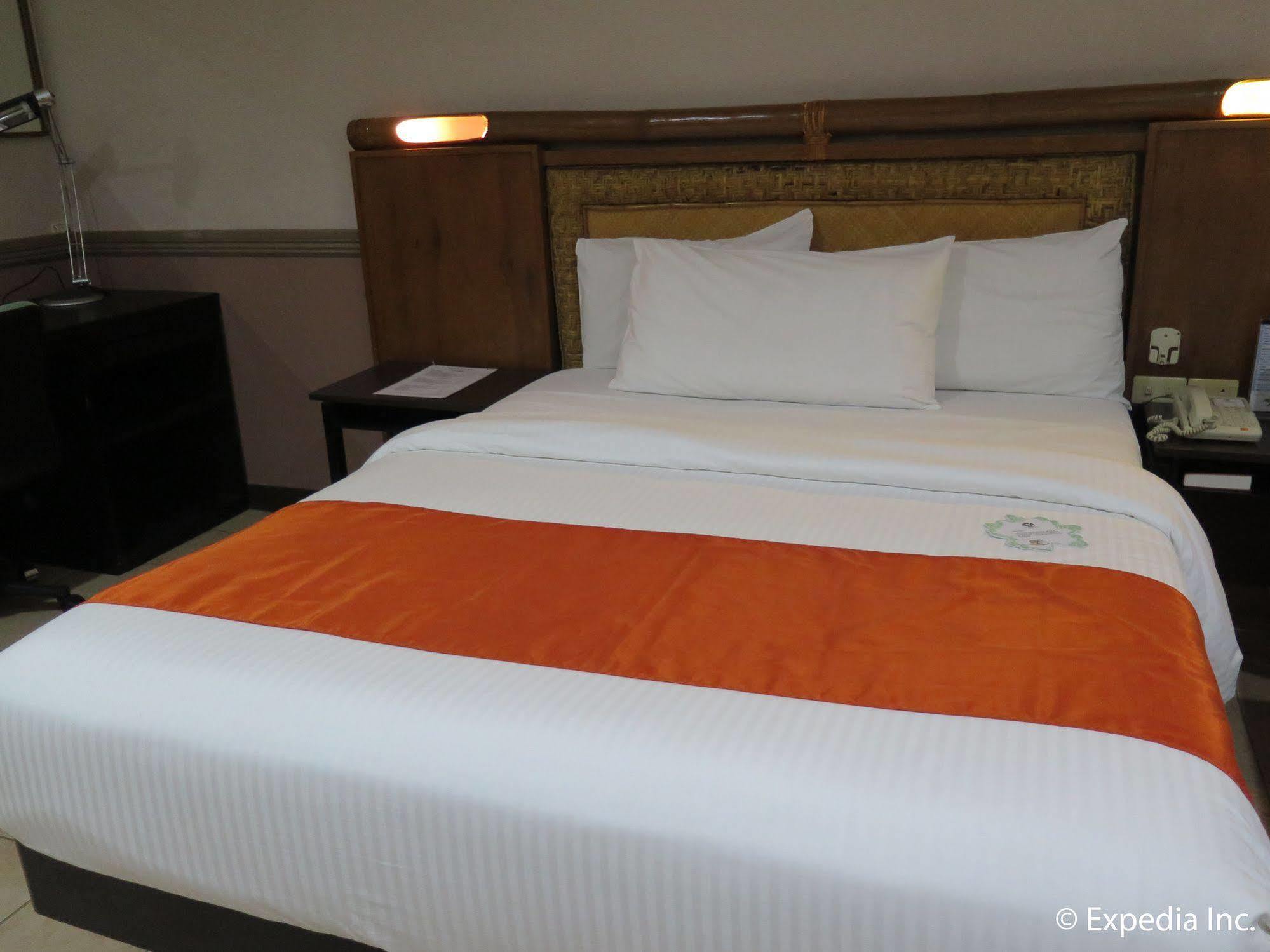 Batangas Country Club Hotel Eksteriør billede