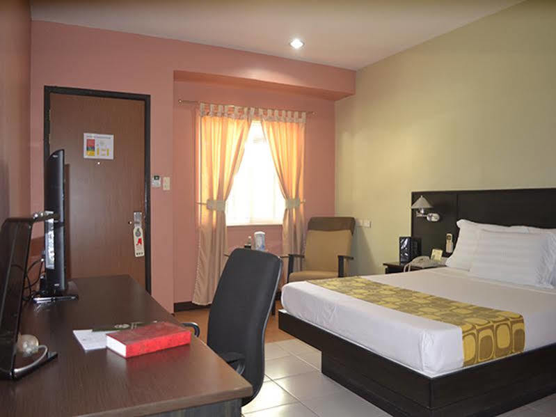 Batangas Country Club Hotel Eksteriør billede